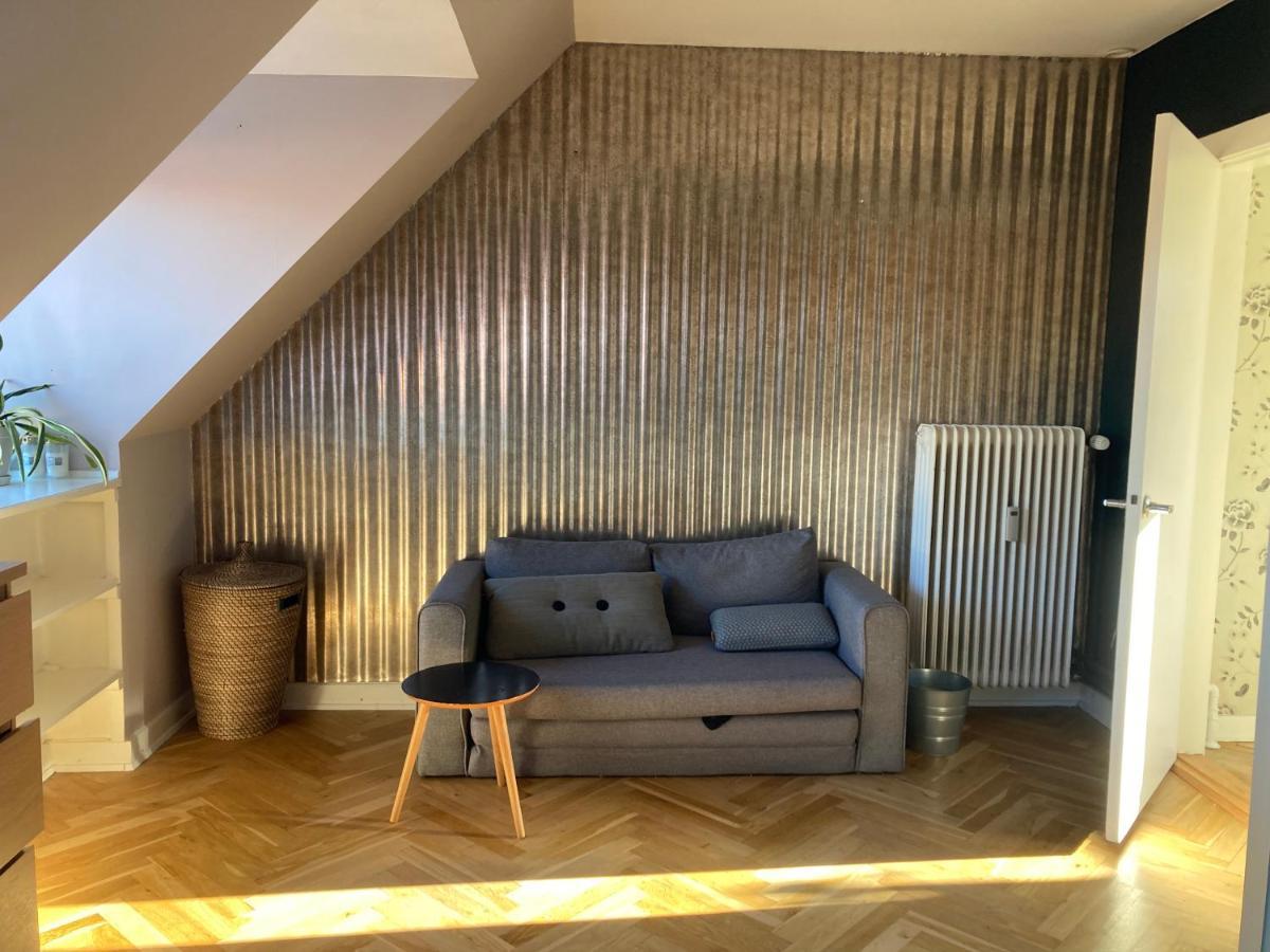 Comfortable In Copenhagen, Single København